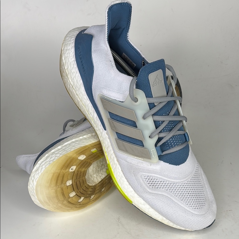 Adidas Ultraboost 22 size 14